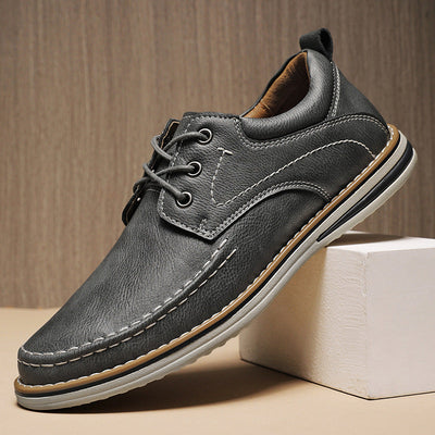 Men Leather Shoes with Cushioned Insoles and Contrast Stitching