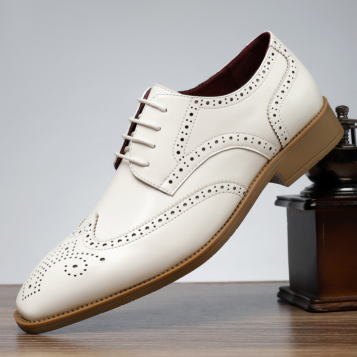 Men Brogue Dress Shoes with Cushioned Insoles and Wingtip Design