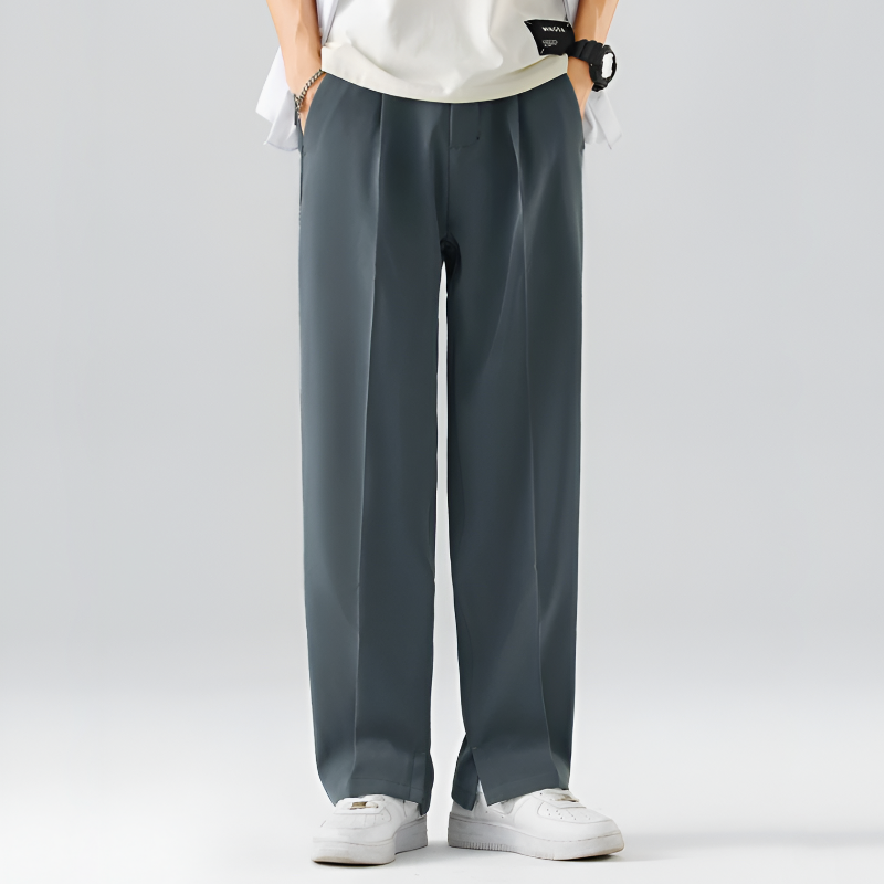 Men Pleated Trousers with Split Ankle Hem in Lightweight Stretch Fabric