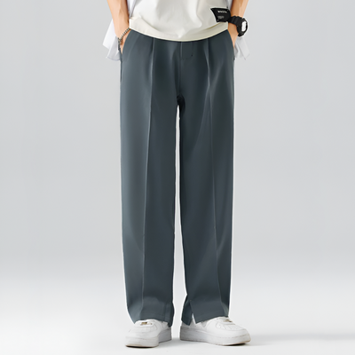 Men Pleated Trousers with Split Ankle Hem in Lightweight Stretch Fabric